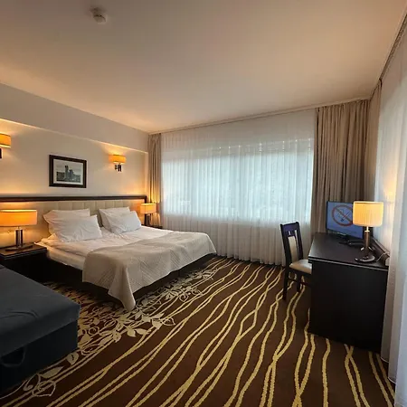 Business Faltom Gdynia Отель Румя