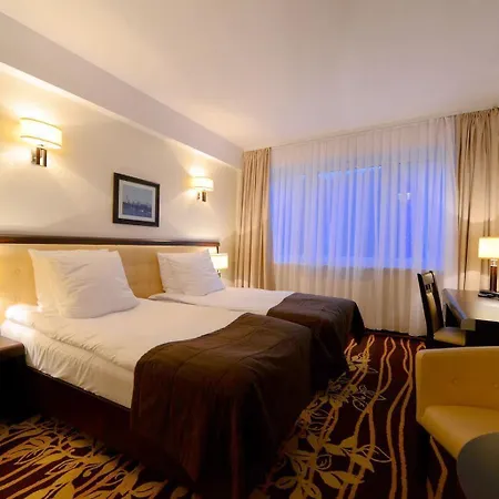 Business Faltom Gdynia Отель 3*