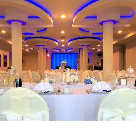 Отель Business Faltom Gdynia Румя