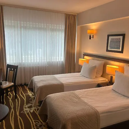 Business Faltom Gdynia Hotell 3*