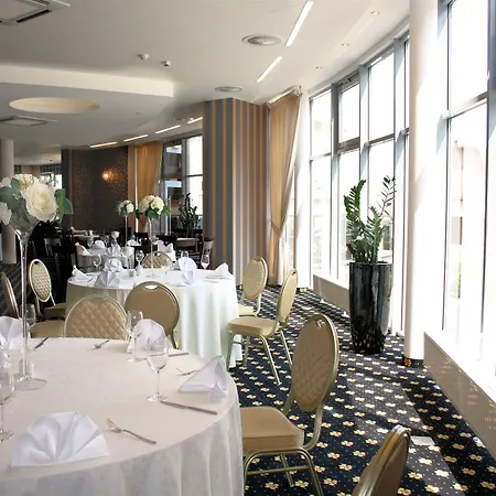 Business Faltom Gdynia Румя