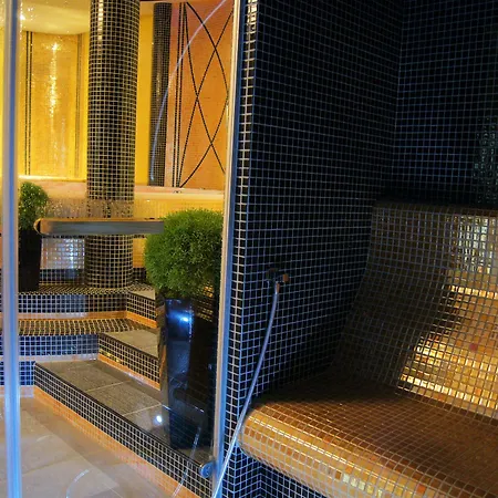 Business Faltom Gdynia Hotell 3*
