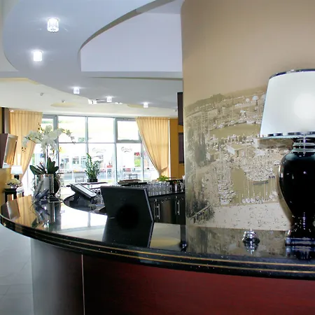 Business Faltom Gdynia 3* Румя